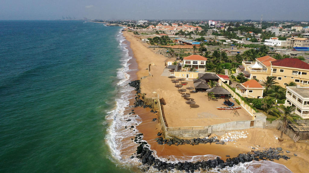 A picture of Togo's coastline
