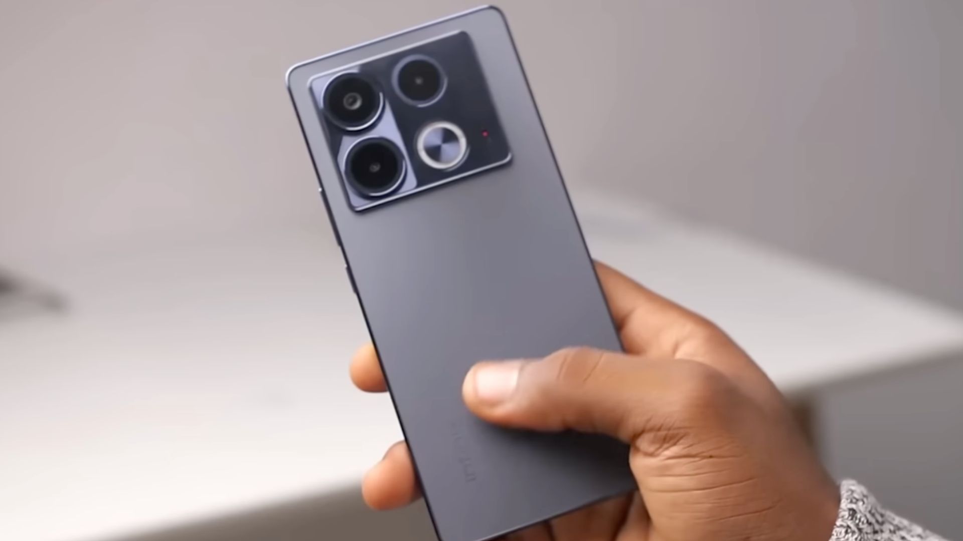 Merită în continuare să cumperi Infinix Note 50 în 2026?