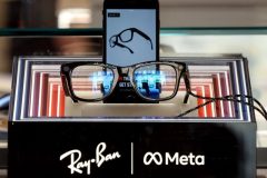 When smart glasses harm, who is accountable?