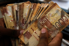 Kenyan workers report higher incomes but lean more on credit, side hustles