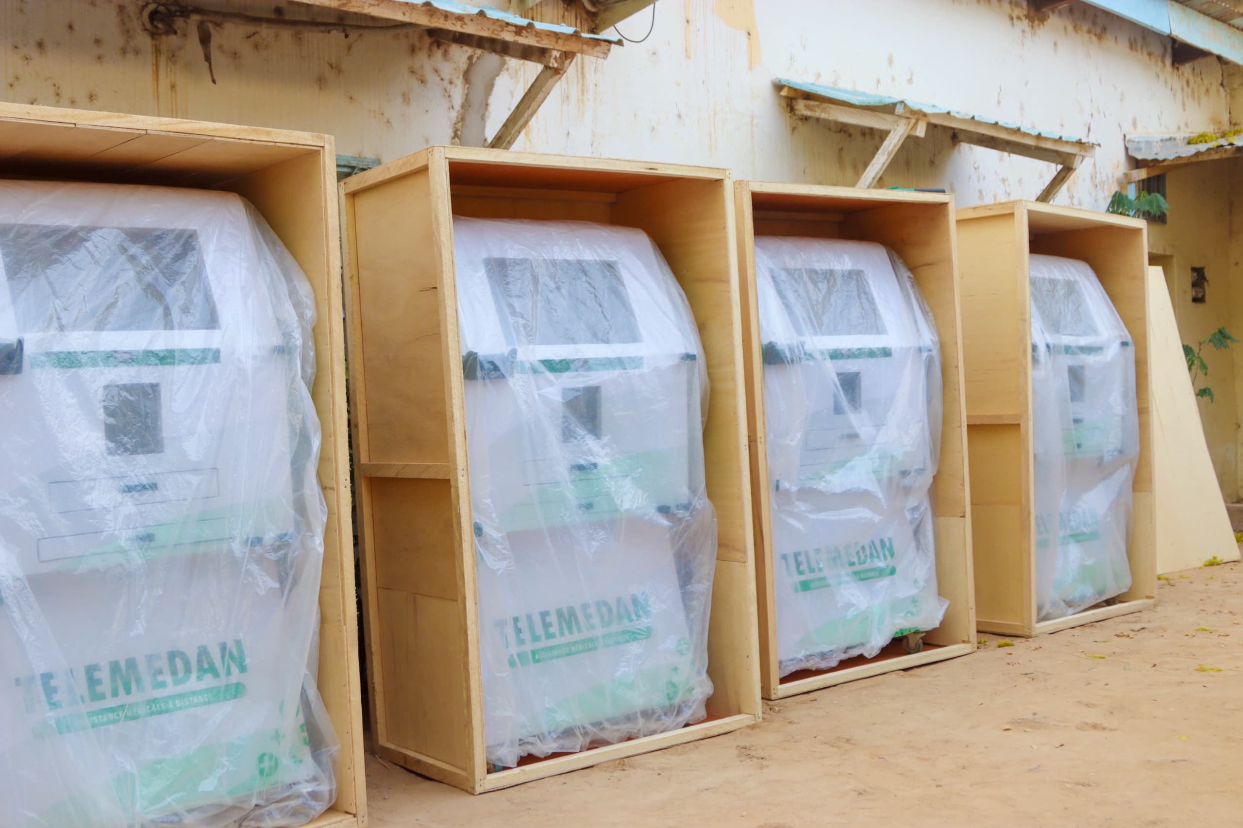 The solar-powered medical kiosks bringing doctors to remote Chadians
